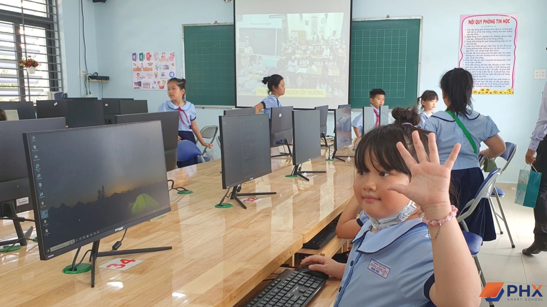 thiết bị dạy học thông minh